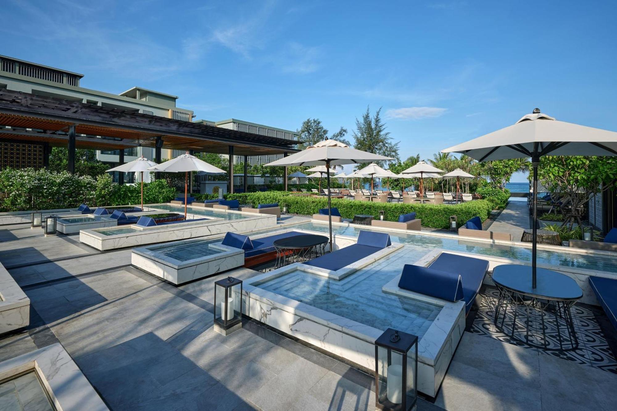 Four Points By Sheraton Phuket Patong Beach Resort Exterior photo